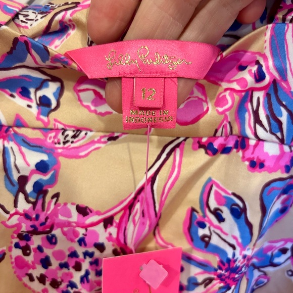 Lilly Pulitzer size 12 Torry Blouse Sand Bar, tropical with a twist - Picture 5 of 6